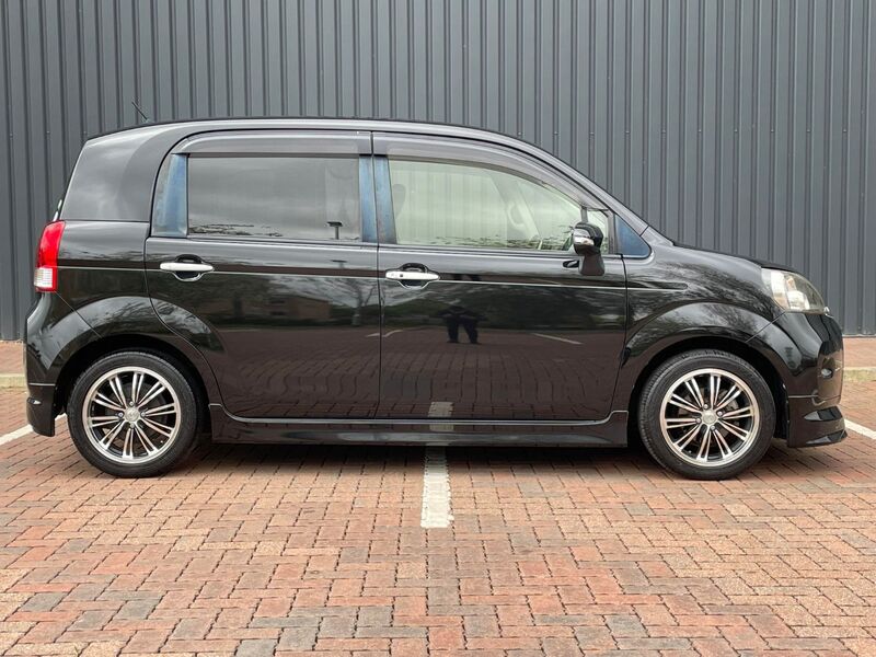 TOYOTA PORTE