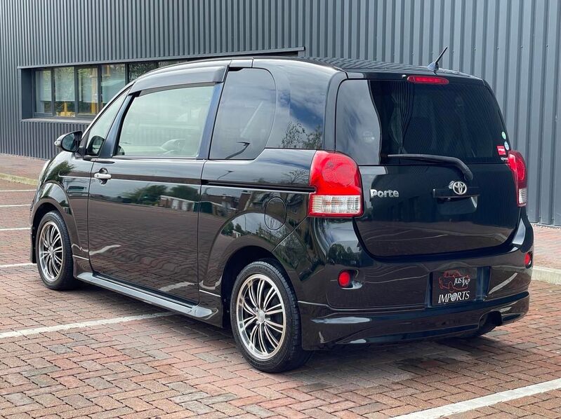 TOYOTA PORTE