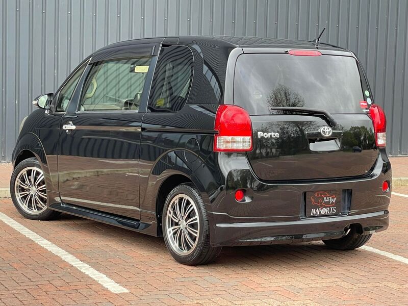 TOYOTA PORTE