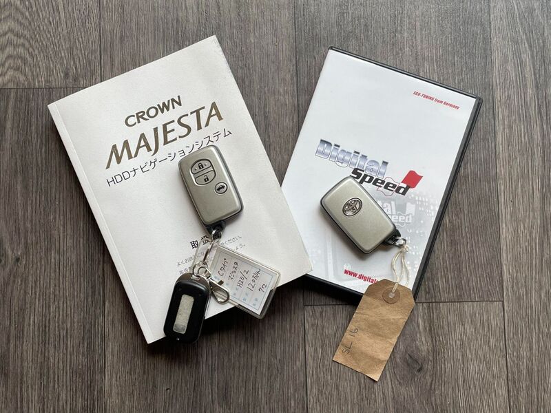 TOYOTA CROWN