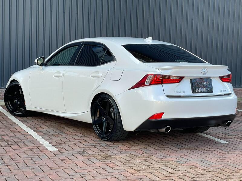 LEXUS IS