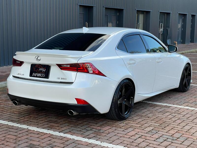 LEXUS IS