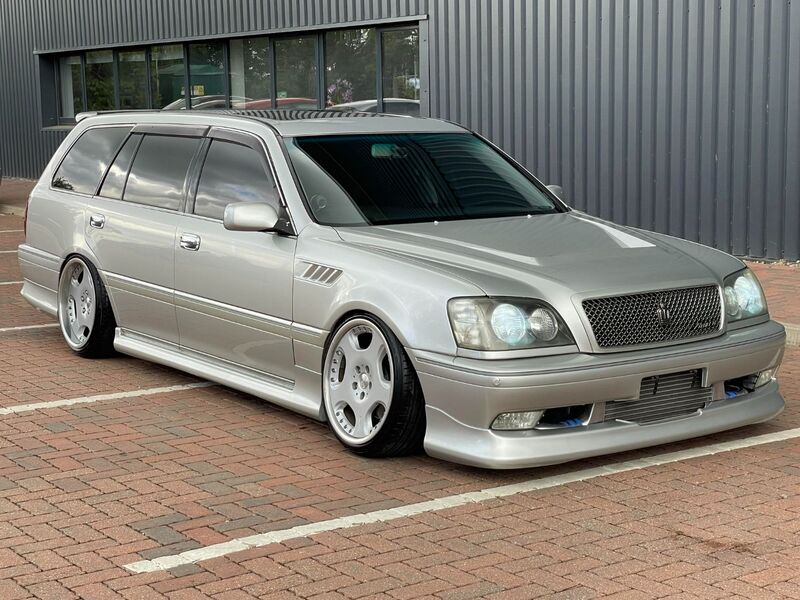 TOYOTA CROWN