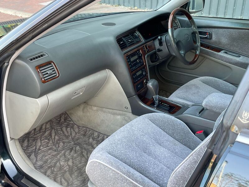 TOYOTA MARK II