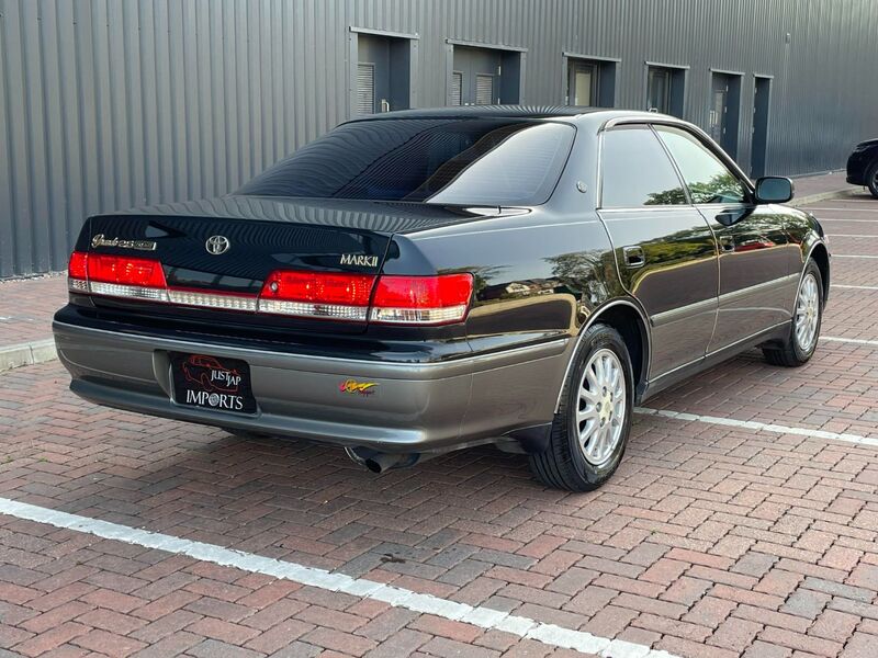 TOYOTA MARK II