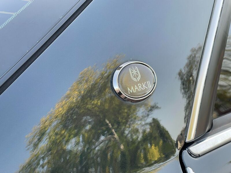 TOYOTA MARK II