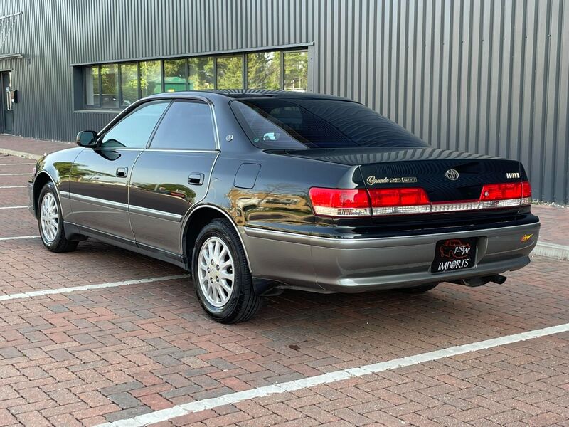 TOYOTA MARK II